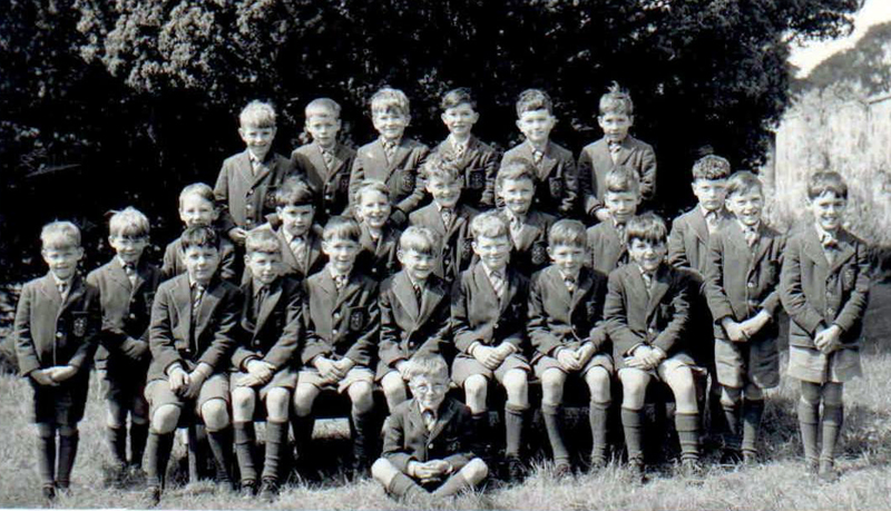 SA - 1959.jpg - Photo supplied by Martin Killiner, - In this 1959 picture I am the squirt on the extreme left. I seem to remember that the lad sitting on the ground at the front was Andrew ?. The second seated chap from the right in the front row I'm sure is Charlie Ross. Standing behind and to the right of him is Gerald Teague. That's about all I can be sure of. Hopefully others may be able to fill in the gaps.